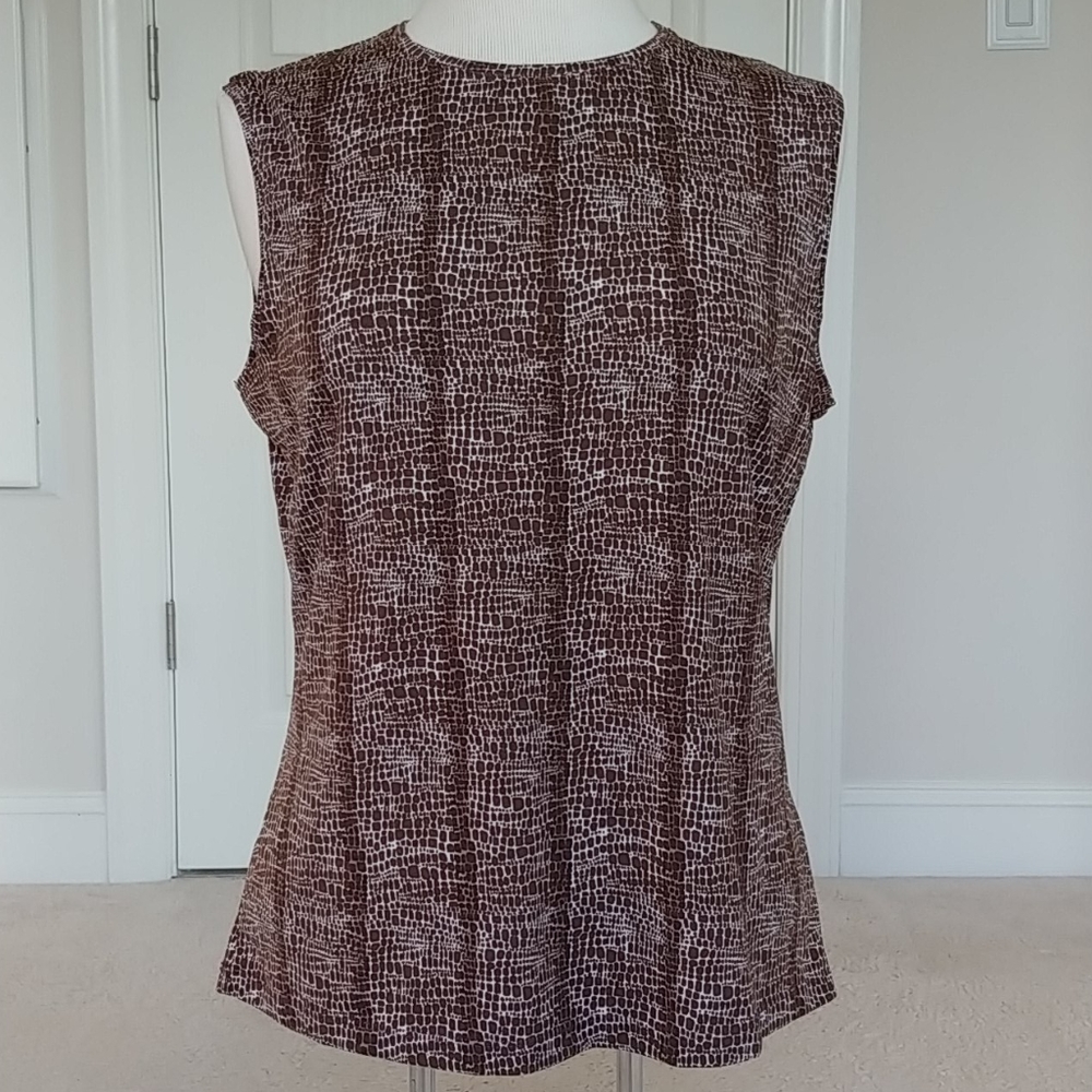 New York & Company stretch top...size large